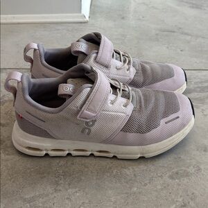 On Cloud Athletic Shoes - size 2 kids